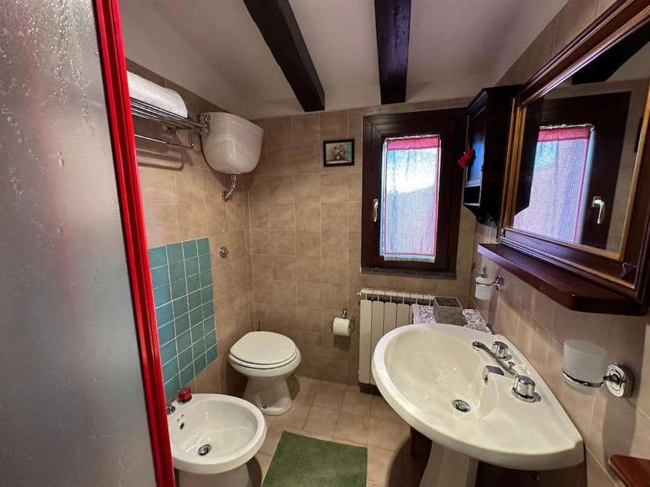 Free Parking La Bianca Neve Cottage Кастел ди Сангро Екстериор снимка